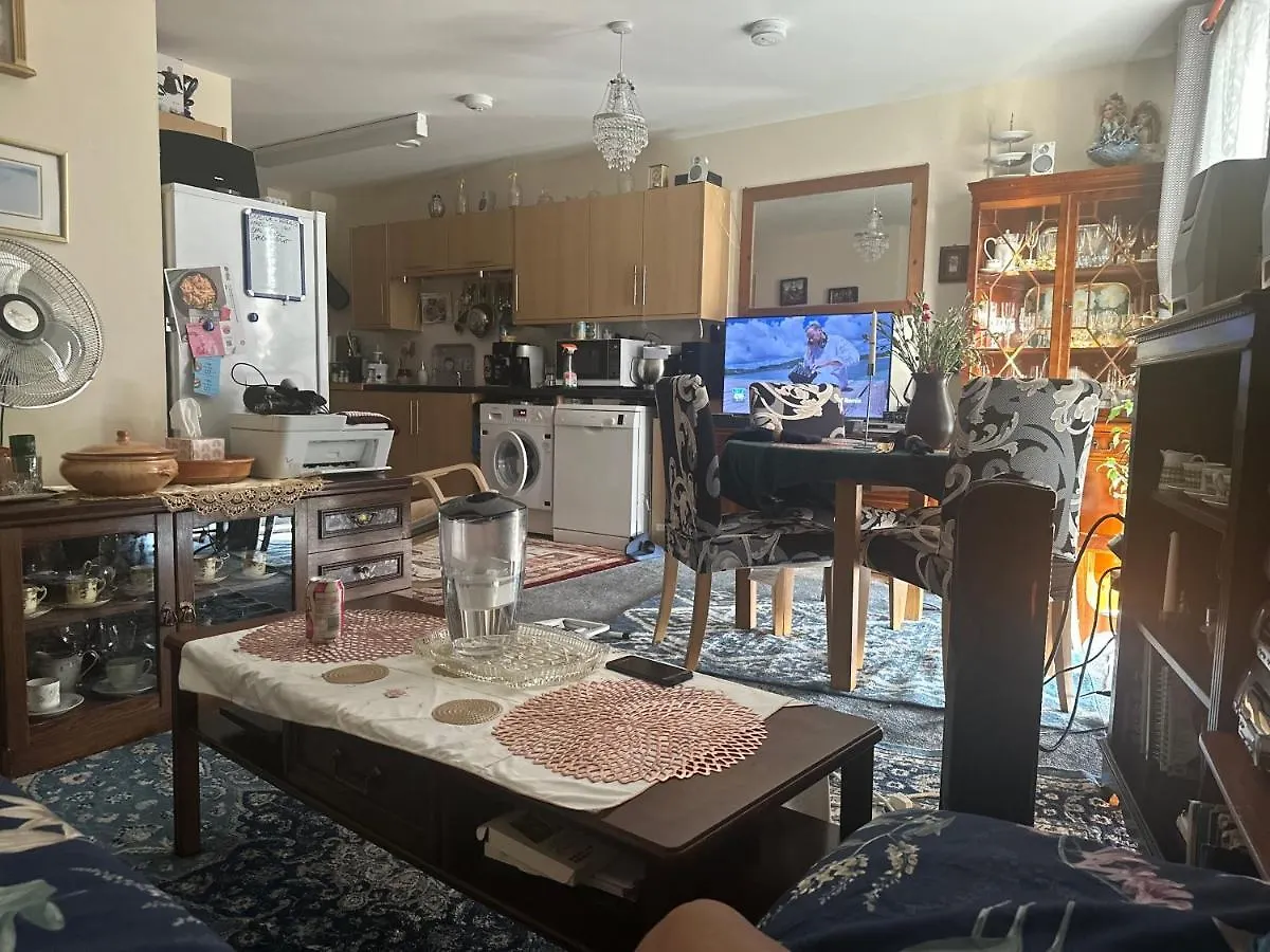 Homestay Private Room. In Zone 2 In Cousy Flat London